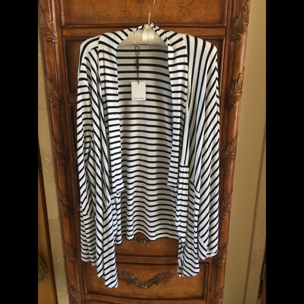 Calvin Klein might weight summer “jacket” NWT